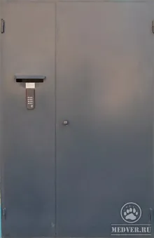 Дверь с домофоном-30